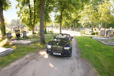 Rolls-Royce Phantom Drophead Cabrio, Wien, Zentralfriedhof Rolls-Royce Phantom Drophead Cabrio, Wien, Zentralfriedhof