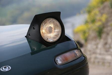 Mazda MX-5, Frontscheinwerfer