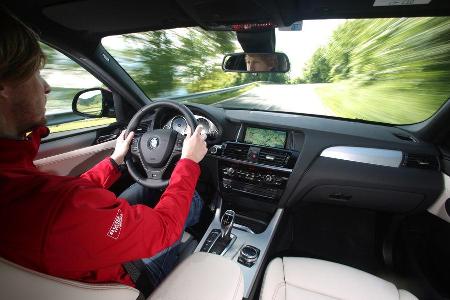 BMW X4 xDrive 35i, Cockpit, Fahrersicht