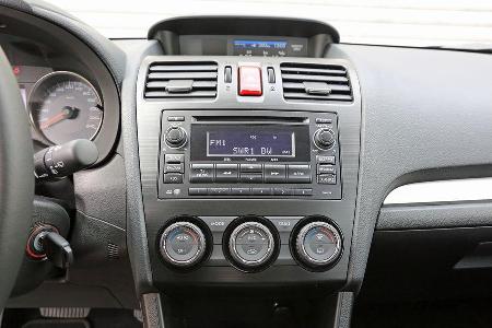 Subaru Impreza 1.6i Comfort, Mittelkonsole, Bedienelemente
