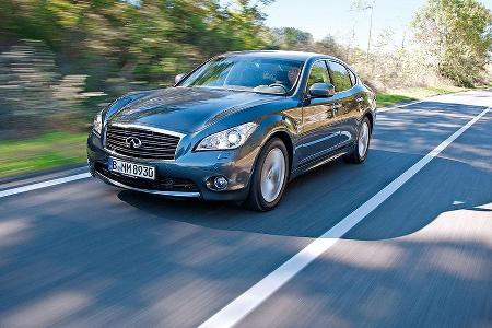 Infiniti M30 d Front