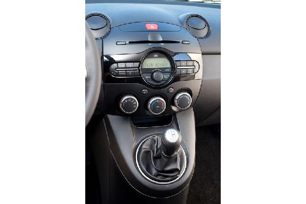 Mazda 2, Mittelkonsole, Schaltgetreibe