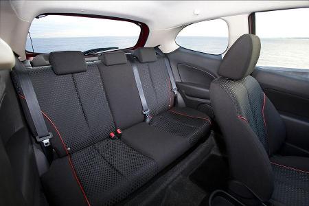 Mazda 2, Fond, Rckbank