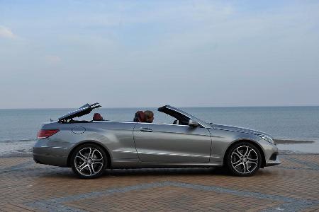 Mercedes E 400 Cabrio, Seitenansicht, Verdeck schliet