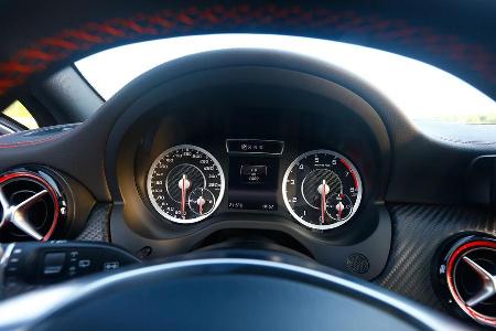 Mercedes A 45 AMG, Rundinstrumente