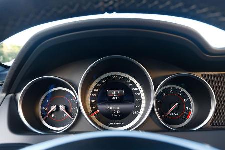 Mercedes C63 Edition 507, Rundinstrumente