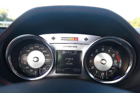 Mercedes SLS Black Series, Rundinstrumente