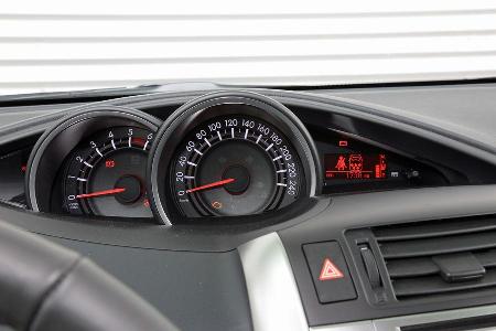 Toyota Verso 2.0 D-4D, Rundinstrumente