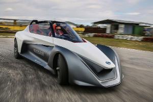 08/2016, Nissan Bladeglider Fahrbericht