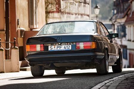 Heckansicht eines Mercedes-Benz 500 SEC-AMG