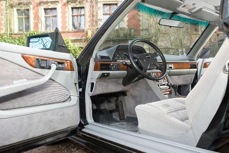 Innenraum eines Mercedes-Benz 500 SEC-AMG, Baujahr 1982