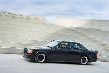 Mercedes-Benz 300 E 5.6-AMG in Fahrt