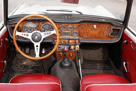 Triumph TR4, Cockpit