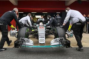 Mercedes F1 macht mobil