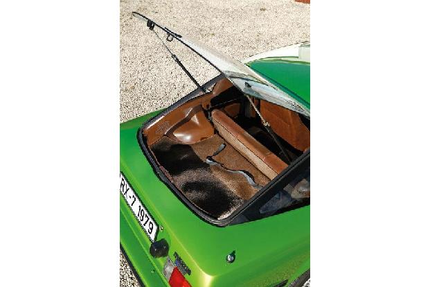 Mazda RX-7, Heckklappe, Kofferraum