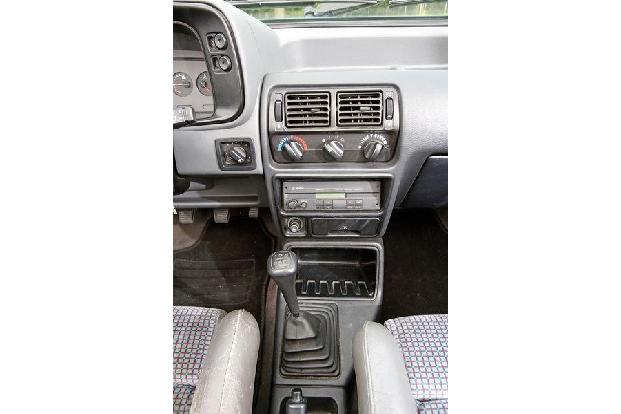 Ford Escort 1.6 XR3i Cabriolet, Mittelkonsole