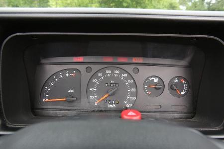 Ford Escort 1.6 XR3i Cabriolet, Rundinstrumente
