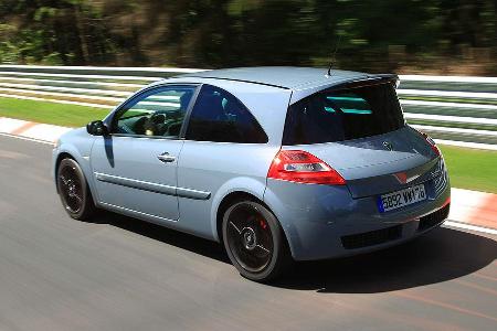 Mit gleicher Leistung 230 PS aber geringerem Gewicht 1.252 Kilo unterwegs: Der Mégane R26R ist auf 150 Stück limitiert und m...
