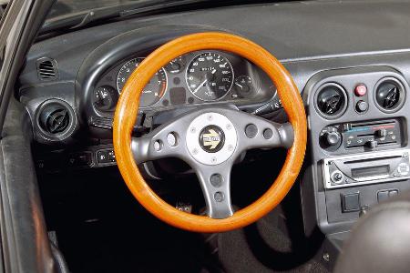 Mazda MX-5, Lenkrad, Cockpit