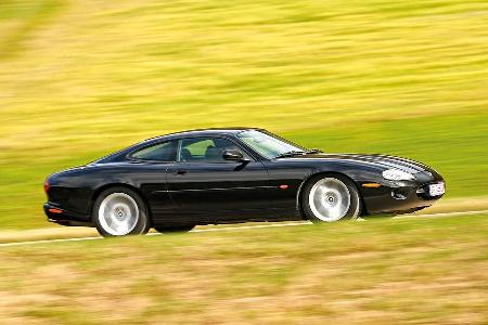 Jaguar XK8 (X100), Seitenansicht