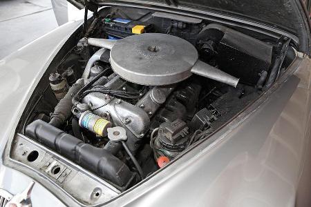 Jaguar MK II, Khlerfigur