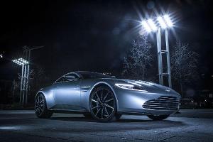 Ausfahrt im Aston Martin DB10