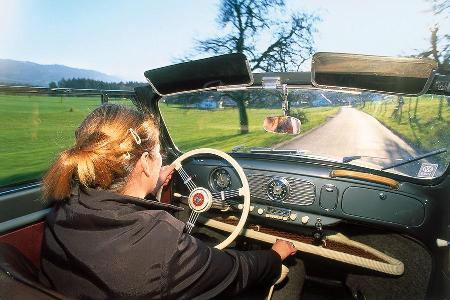 VW Kfer Cabriolet, Cockpit