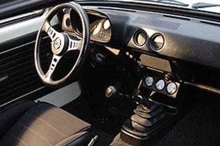 In der zweiten Serie kostete er 16.850 Mark - so viel wie ein gut ausgestatteter Rekord. Aber er ging so gut wie ein BMW 323...
