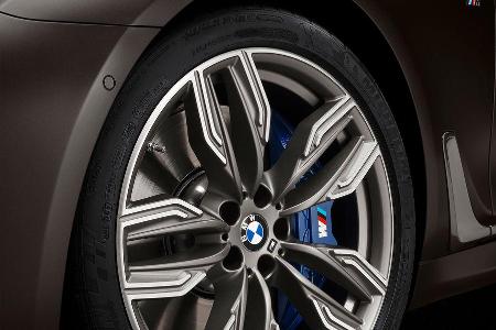 02/2016 BMW M760Li xDrive