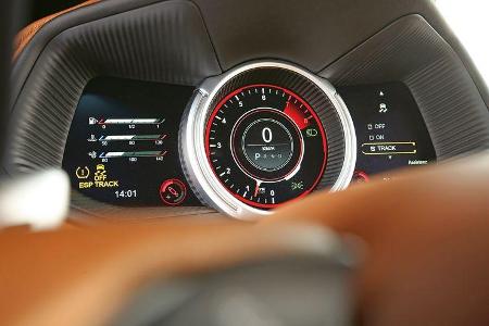 Aston Martin DB11, Anzeigeinstrument