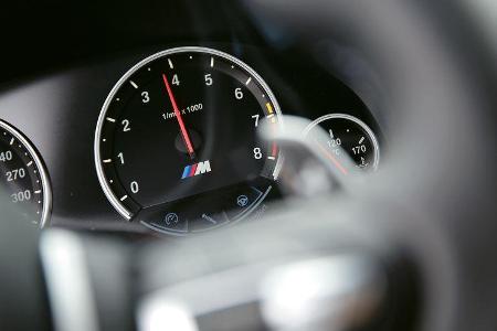 BMW M6 Competition, Anzeigeinstrument