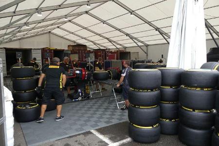 Pirelli - Formel 1 - GP Japan - Suzuka - Mittwoch - 5.10.2016 Pirelli - Formel 1 - GP Japan - Suzuka - Mittwoch - 5.10.2016