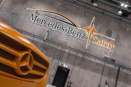Technologiezentrum Fahrzeugsicherheit (TFS) Daimler, Crashtest
