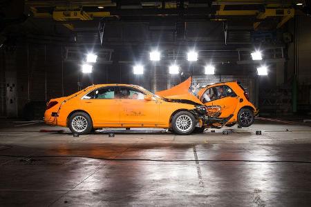 Technologiezentrum Fahrzeugsicherheit (TFS) Daimler, Crashtest