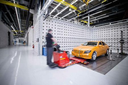 Technologiezentrum Fahrzeugsicherheit (TFS) Daimler, Crashtest