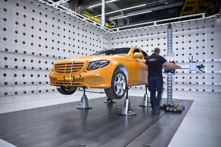 Technologiezentrum Fahrzeugsicherheit (TFS) Daimler, Crashtest
