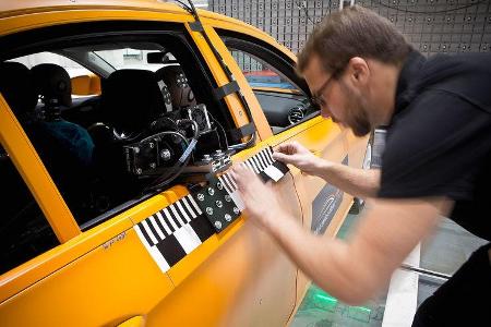 Technologiezentrum Fahrzeugsicherheit (TFS) Daimler, Crashtest