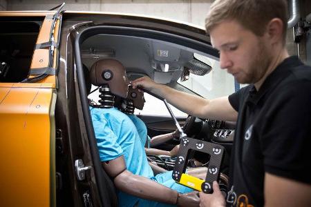 Technologiezentrum Fahrzeugsicherheit (TFS) Daimler, Crashtest