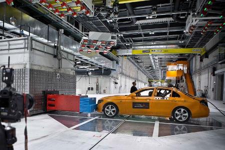 Technologiezentrum Fahrzeugsicherheit (TFS) Daimler, Crashtest