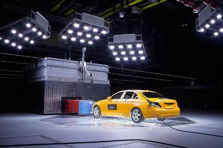 Technologiezentrum Fahrzeugsicherheit (TFS) Daimler, Crashtest