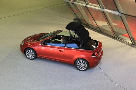 VW Golf Cabrio 1.4 TSI, Seitenansicht, Verdeck öffnet sich