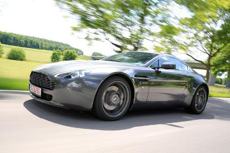 Aston Martin V8 Vantage, Seitenansicht