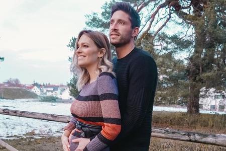 Model Yvonne Schröder und Fußballstar Tim Kister freuen sich auf ihren Nachwuchs. Model Yvonne Schröder und Fußballstar Tim Kister freuen sich auf ihren Nachwuchs.