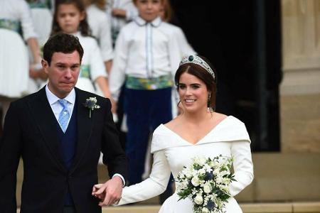 Prinzessin Eugenie beschert der Queen 2021 ein weiteres Urenkelkind. Sie ist nicht der einzige Royal, der dieses Jahr Nachwu... Prinzessin Eugenie beschert der Queen 2021 ein weiteres Urenkelkind. Sie ist nicht der einzige Royal, der dieses Jahr Nachwu...