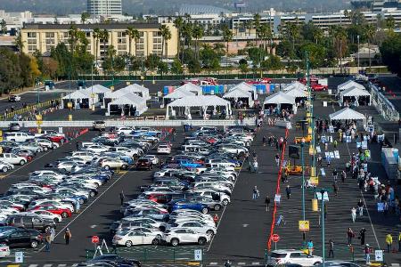 Toy-Story-Parkplatz in Kalifornien wird zum Impfzentrum.