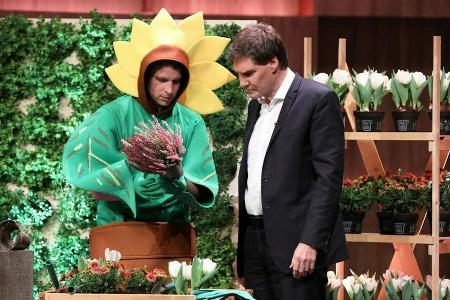 Carsten Maschmeyer (r.) lässt sich in der 