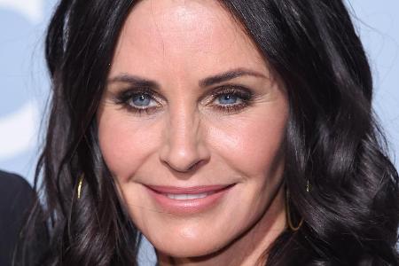 Courteney Cox schwang am Wochenende mit Ed Sheeran das Tanzbein. Courteney Cox schwang am Wochenende mit Ed Sheeran das Tanzbein.
