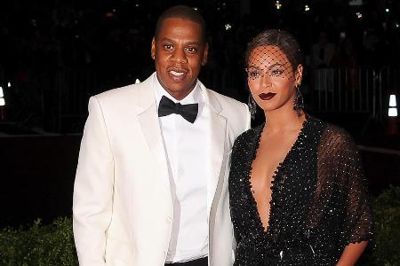 Jay-Z und Ehefrau Beyoncé sind seit 2008 verheiratet. Jay-Z und Ehefrau Beyoncé sind seit 2008 verheiratet.
