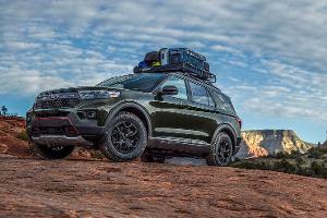 Edel-SUV wird zum Gelände-Grobian