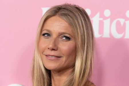 Gwyneth Paltrow bietet seit 2020 eine Kerze an, die angeblich nach ihrer Vagina duften soll. Der Dekoartikel kostet rund 75 ... Gwyneth Paltrow bietet seit 2020 eine Kerze an, die angeblich nach ihrer Vagina duften soll. Der Dekoartikel kostet rund 75 ...